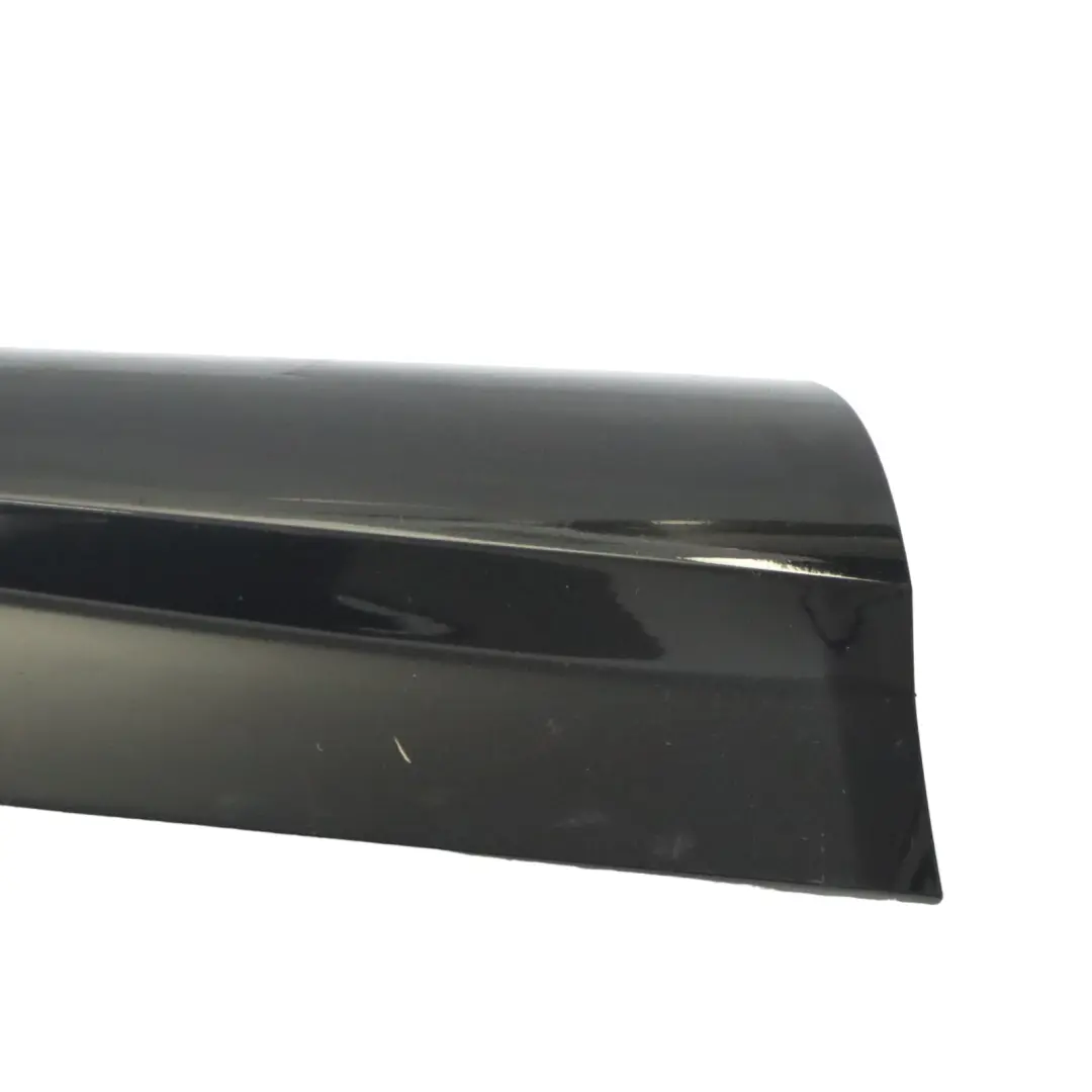 Gonna Laterale Copertura Soglia Porta Destra Obsidian Black - 197 per Mercedes A207 con numero di parte A2076981054 Mercedes A207 Gonna Laterale Copertura Soglia Porta Destra Obsidian Black - 197 - SKU A2076981054-OB - Numero di parte A2076981054