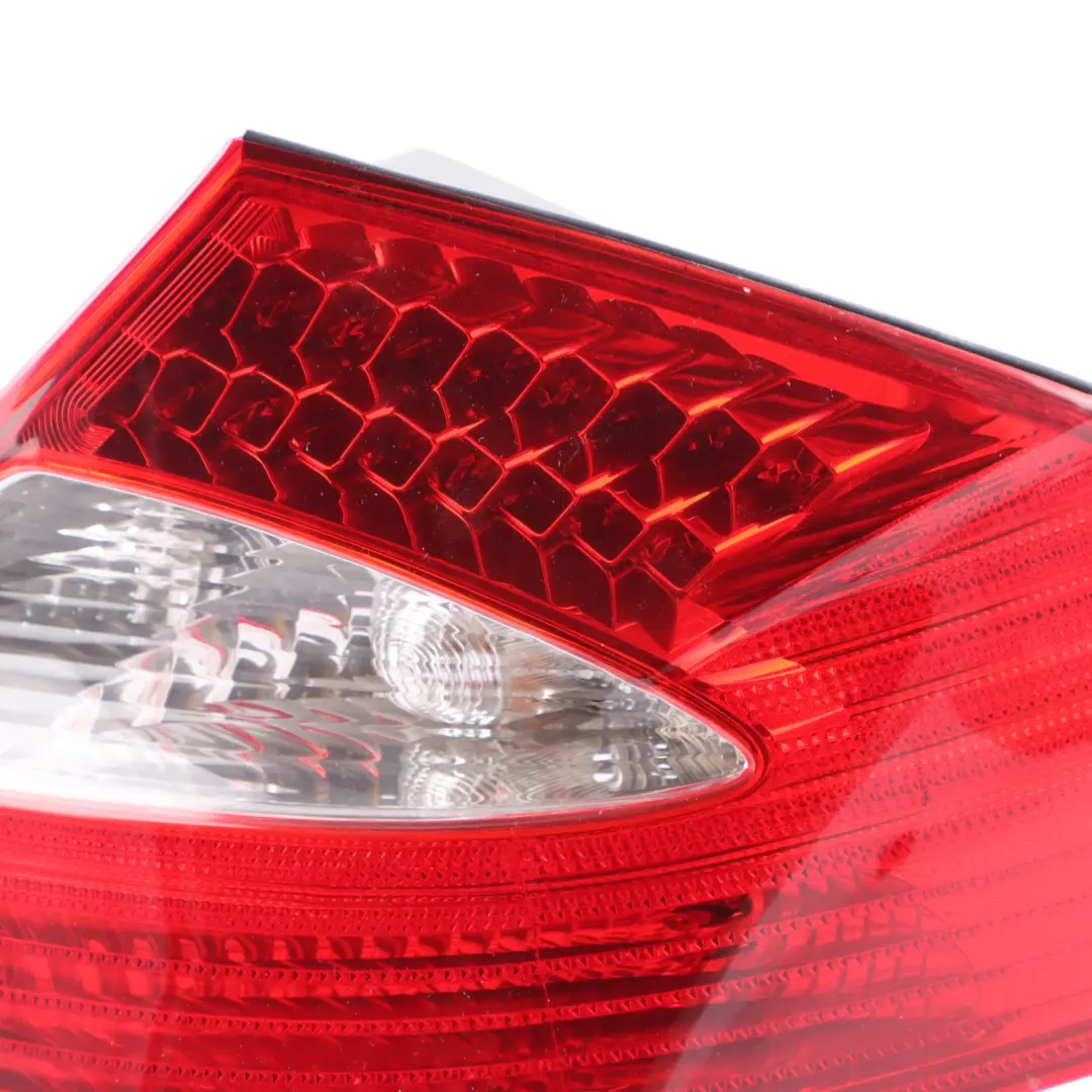 Luz Trasera Derecha lateral luces traseras para Mercedes CLS C219 con número de pieza A2198200264 Mercedes CLS C219 Luz Trasera Derecha lateral luces traseras - SKU A2198200264 - Número de pieza A2198200264