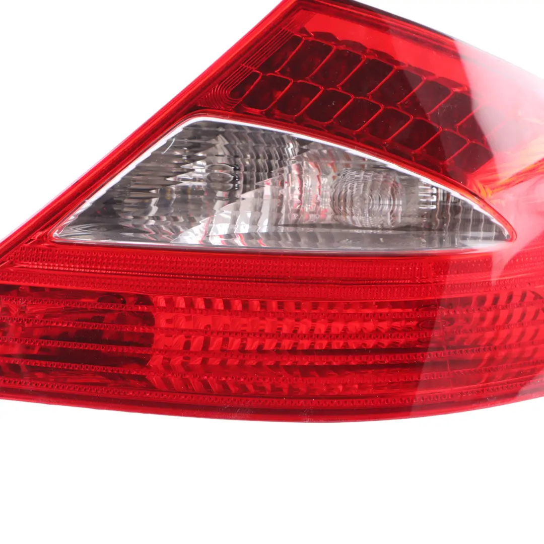 Mercedes CLS C219 Feu arrière droit Panneau latéral du feu arrière - SKU A2198200264 - Numéro de pièce A2198200264