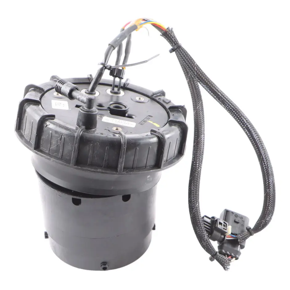 AdBlue Pump SCR System AdBlue Tank Fuel Transfer to Mercedes W221 with Part number A2214710475 Mercedes W221 AdBlue Pump SCR System AdBlue Tank Fuel Transfer - SKU A2214710475 - Part number A2214710475