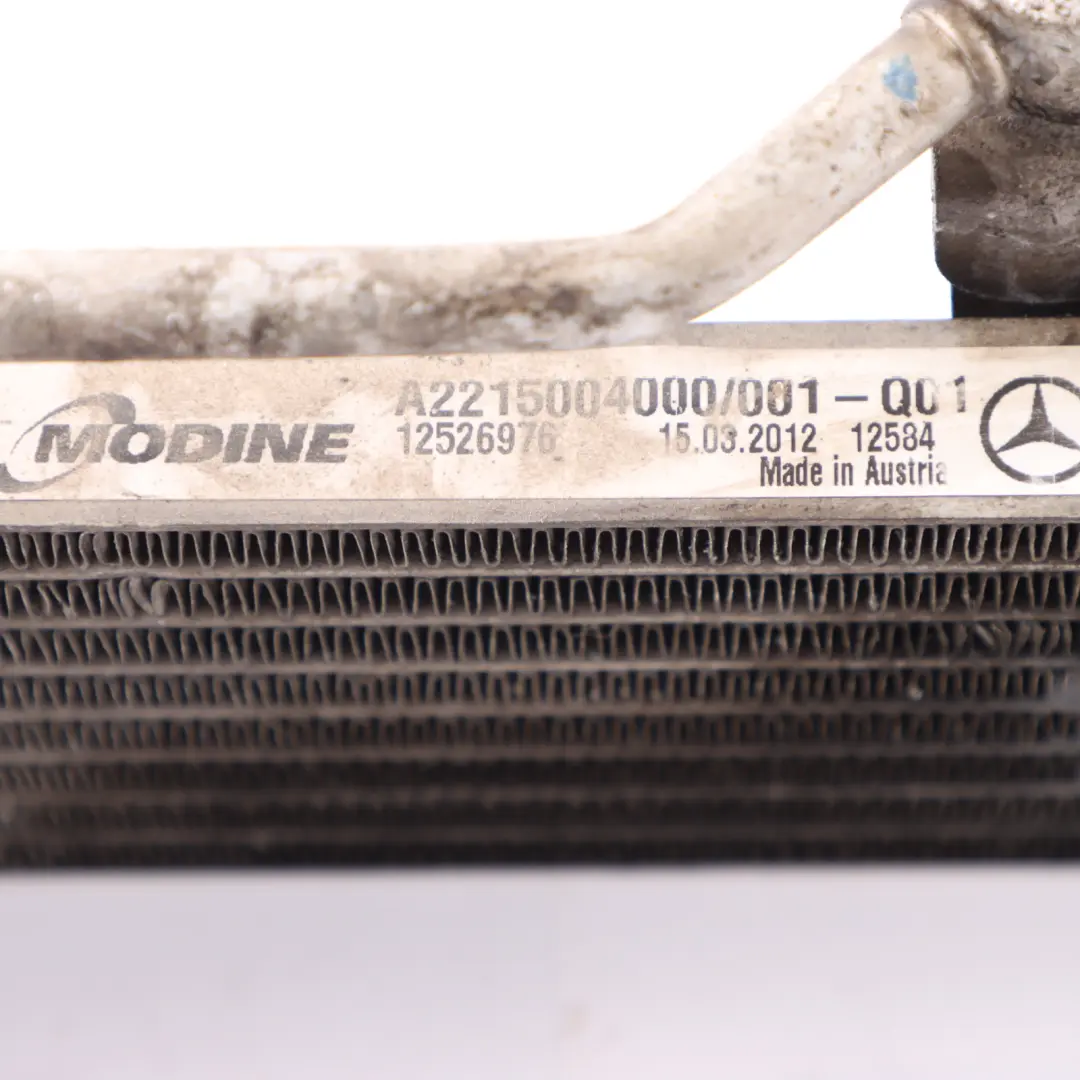 Gearbox Oil Cooler Radiator A0005010765 to Mercedes S-Class W221 Automatic with Part number A2215004000 Mercedes S-Class W221 Automatic Gearbox Oil Cooler Radiator A0005010765 - SKU A2215004000 - Part number A2215004000