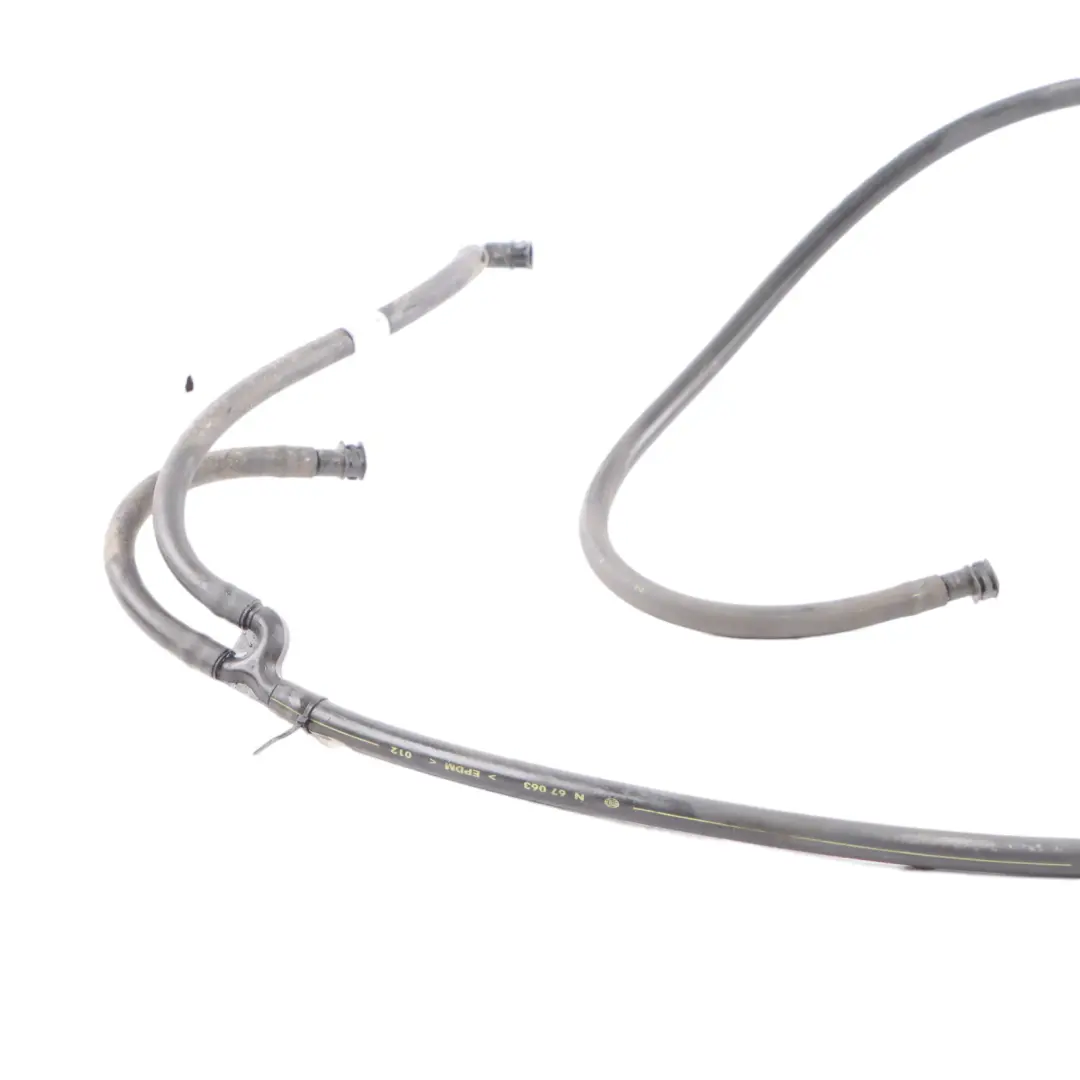 Faro delantero Lavafaros Tubo Manguera Línea Boquilla para Mercedes W221 con número de pieza A2218600392 Mercedes W221 Faro delantero Lavafaros Tubo Manguera Línea Boquilla - SKU A2218600392 - Número de pieza A2218600392