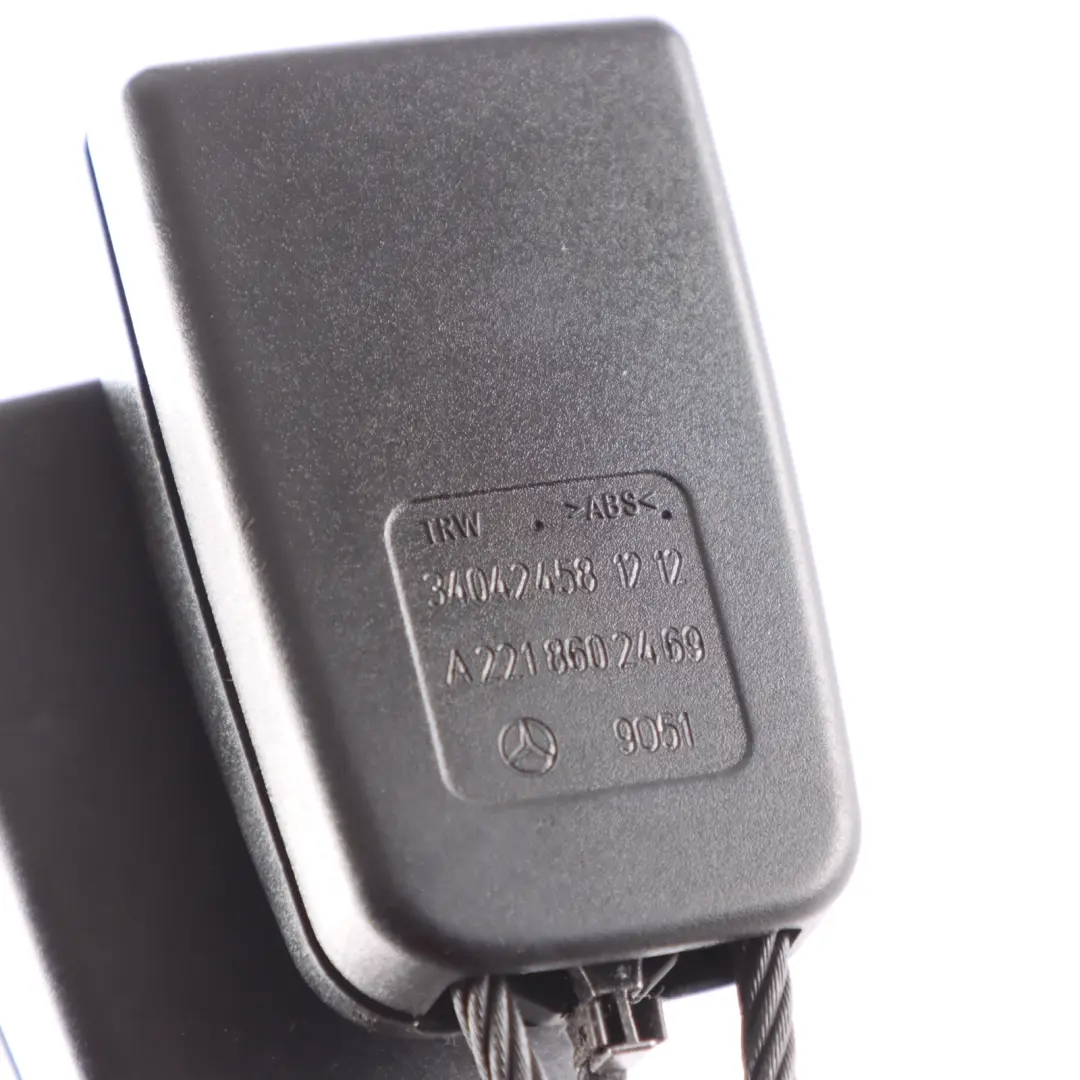 Belt Buckle Rear Middle Centre Right O/S Black to Mercedes W221 Seat with Part number A2218602469 Mercedes W221 Seat Belt Buckle Rear Middle Centre Right O/S Black - SKU A2218602469 - Part number A2218602469