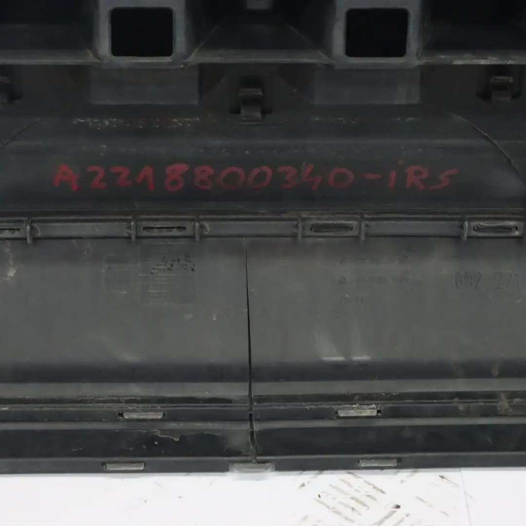 Zderzak Tylny Iridium Silver Srebrny Metalik - 775 do Mercedes W221 o numerze A2218800340 Mercedes W221 Zderzak Tylny Iridium Silver Srebrny Metalik - 775 - SKU A2218800340-IRS - Numer Części A2218800340
