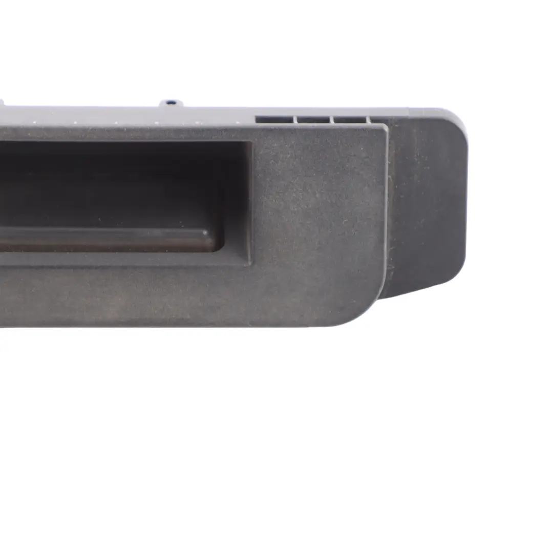 Maniglia Sblocco Coperchio Bagagliaio Aprire per Mercedes C117 W205 W213 con numero di parte A2227500493 Mercedes C117 W205 W213 Maniglia Sblocco Coperchio Bagagliaio Aprire - SKU A2227500493-1 - Numero di parte A2227500493