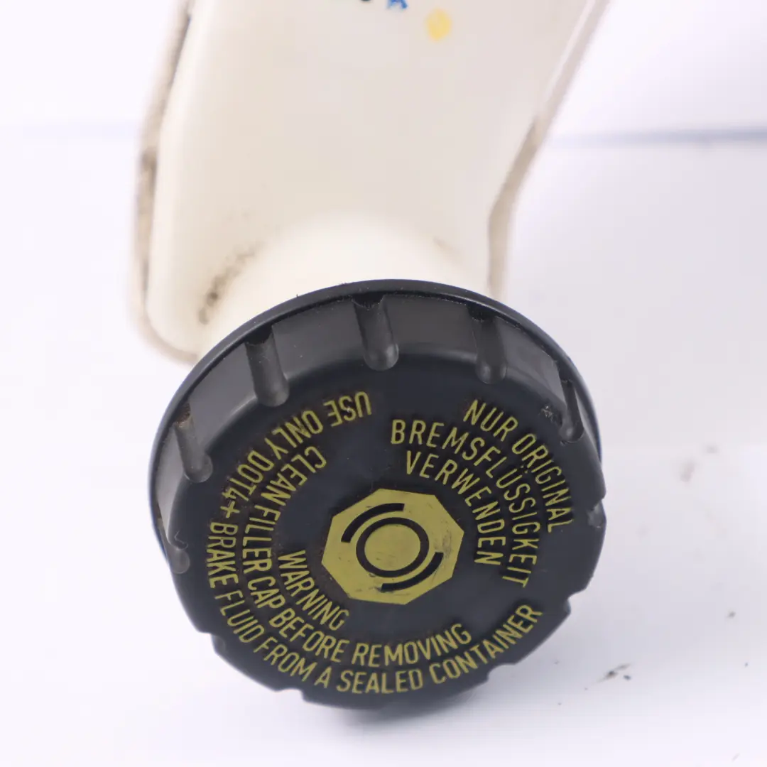  Coperchio Del Serbatoio Espansione Del Servofreno Mercedes W176 W246 A2464300330 - SKU A2464300930 - Numero di parte A2464300930