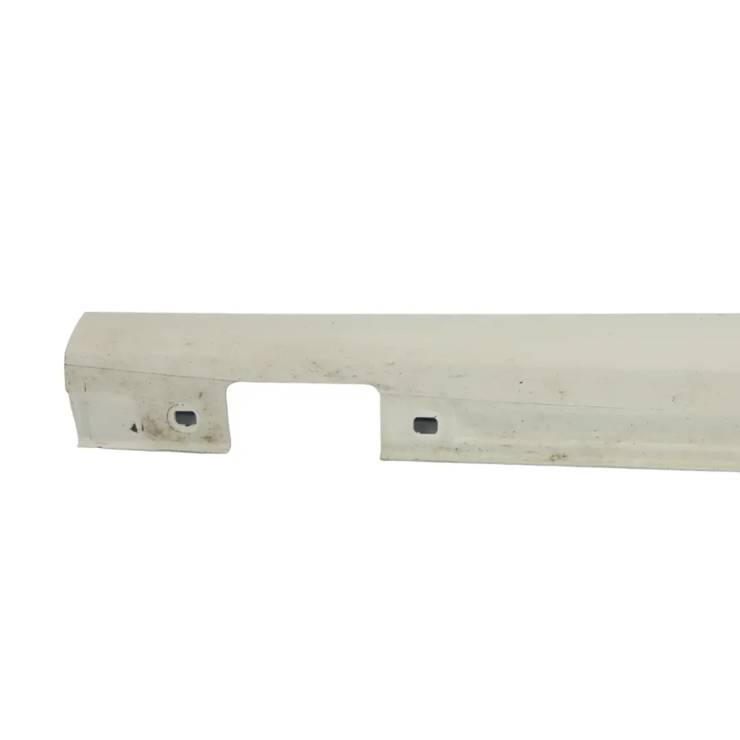 Listwa Progowa Próg Lewy Biały Calcite White Biały - 850 do Mercedes W176 o numerze A2466980554 Mercedes W176 Listwa Progowa Próg Lewy Biały Calcite White Biały - 850 - SKU A2466980554-CW - Numer Części A2466980554