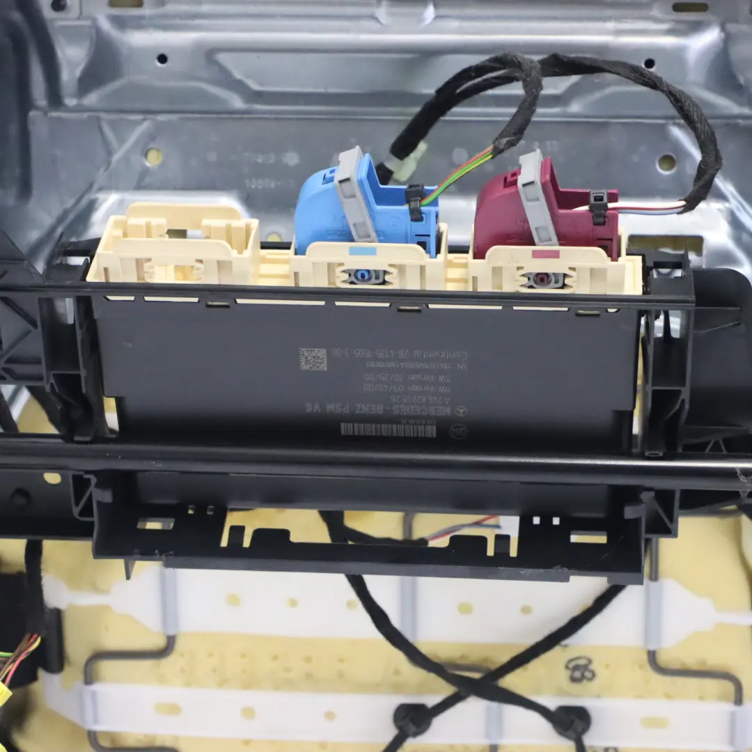 Front Seat Mercedes W176 Right O/S Heated Imitation Leather Black Interior to with Part number A2469105802 Front Seat Mercedes W176 Right O/S Heated Imitation Leather Black Interior - SKU A2469105802-5 - Part number A2469105802