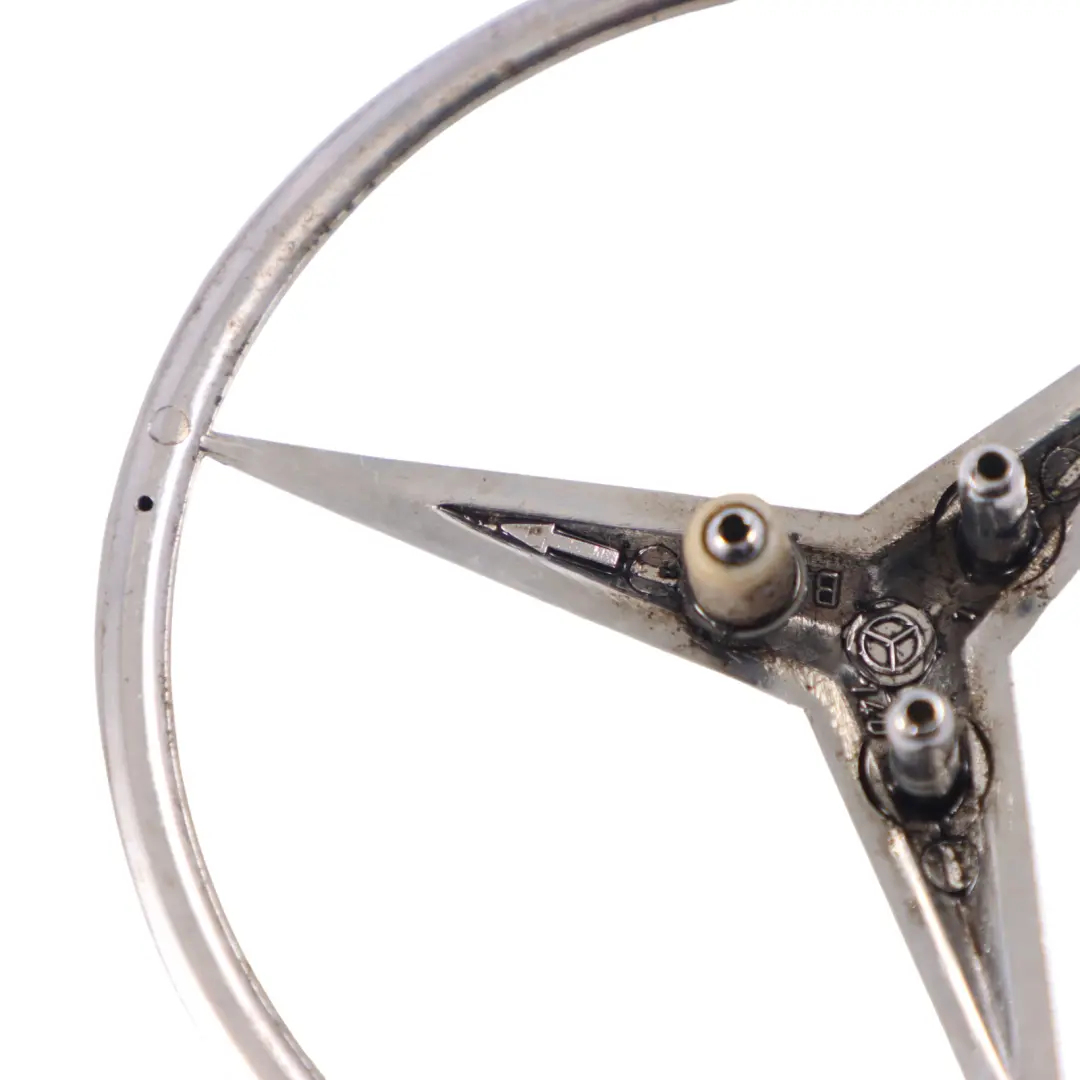 Emblème de coffre arrière Couvercle de hayon Logo pour Mercedes C140 à propos du numéro de pièce A2517580058 Mercedes C140 Emblème de coffre arrière Couvercle de hayon Logo - SKU A2517580058 - Numéro de pièce A2517580058