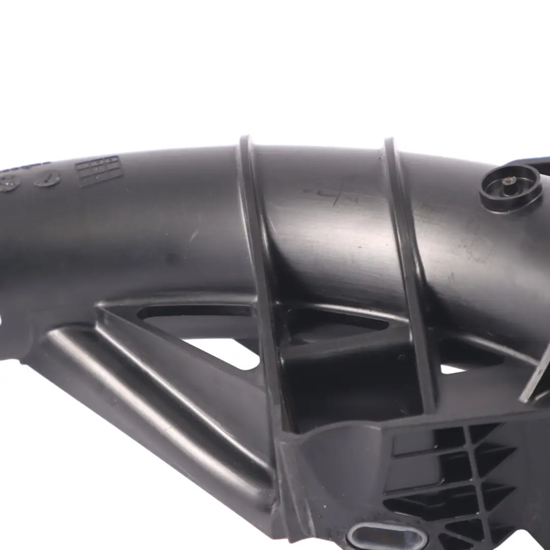 M260 Collettore Aria Turbocompressore Tubo Flessibile per Mercedes W177 con numero di parte A2600900700 Mercedes W177 M260 Collettore Aria Turbocompressore Tubo Flessibile - SKU A2600900700 - Numero di parte A2600900700