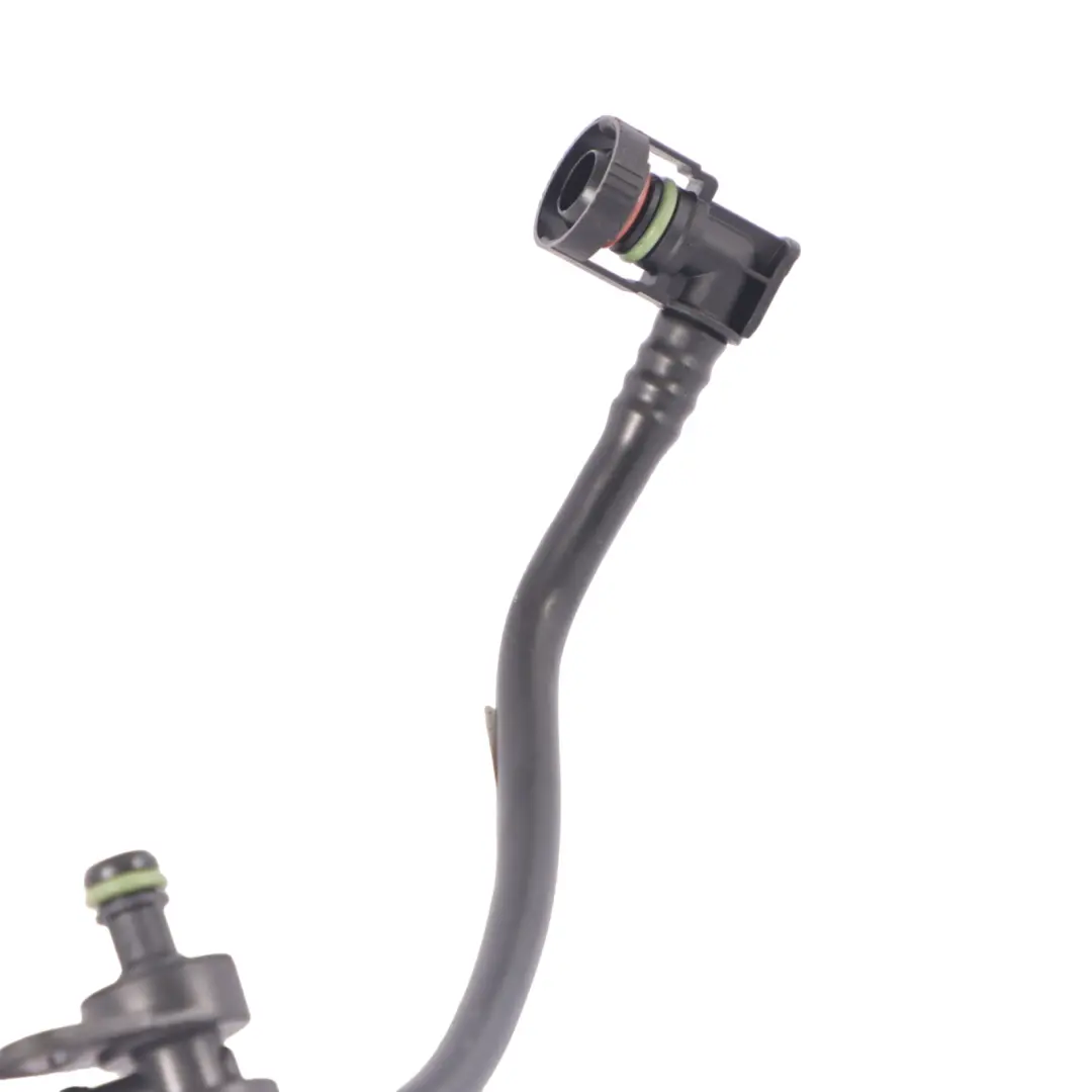 M264 Entlüftungs Schlauch Leitung für Mercedes W205 mit Teilenummer A2640180100 Mercedes W205 M264 Entlüftungs Schlauch Leitung - SKU A2640180100 - Teilenummer A2640180100