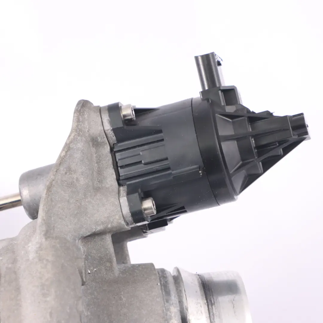 Turbosprężarka Turbo M264.920 Benzyna do Mercedes W205 W213 o numerze A2640901300 Mercedes W205 W213 Turbosprężarka Turbo M264.920 Benzyna - SKU A2640901300 - Numer Części A2640901300