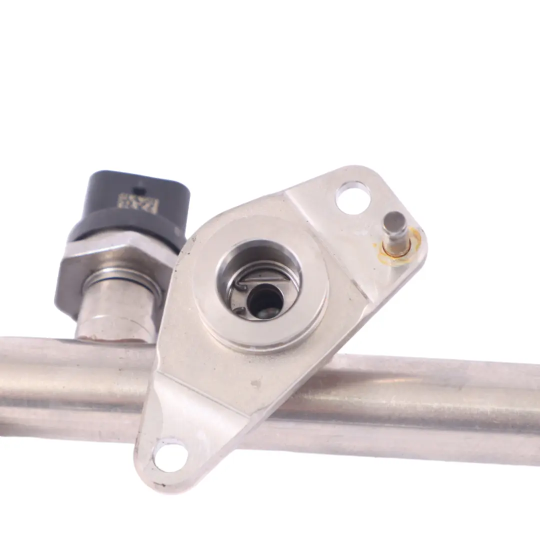 Mercedes W205 M274 Petrol Fuel Rail Injection Injector - SKU A2740700995-1 - Part number A2740700995