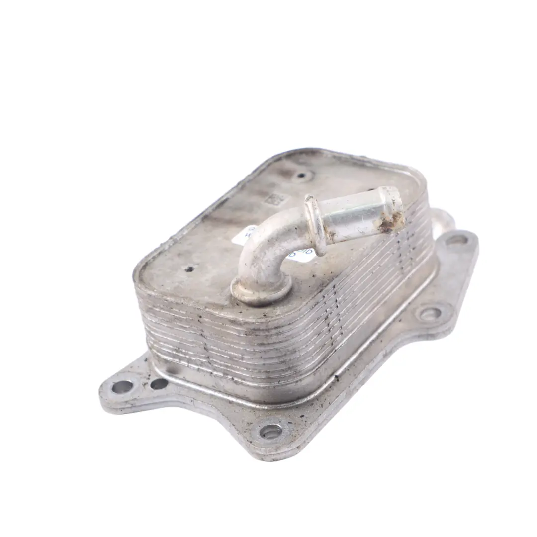 Chłodnica Oleju Silnika M274 Benzyna do Mercedes W204 W205 o numerze A2741880101 Mercedes W204 W205 Chłodnica Oleju Silnika M274 Benzyna - SKU A2741880101 - Numer Części A2741880101