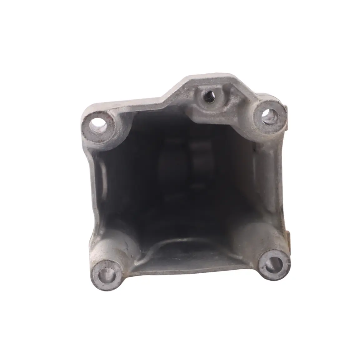 Supporto Motore Mercedes W205 W212 Benzina M274 Supporto Sinistro per con numero di parte A2742230704 Supporto Motore Mercedes W205 W212 Benzina M274 Supporto Sinistro - SKU A2742230704 - Numero di parte A2742230704