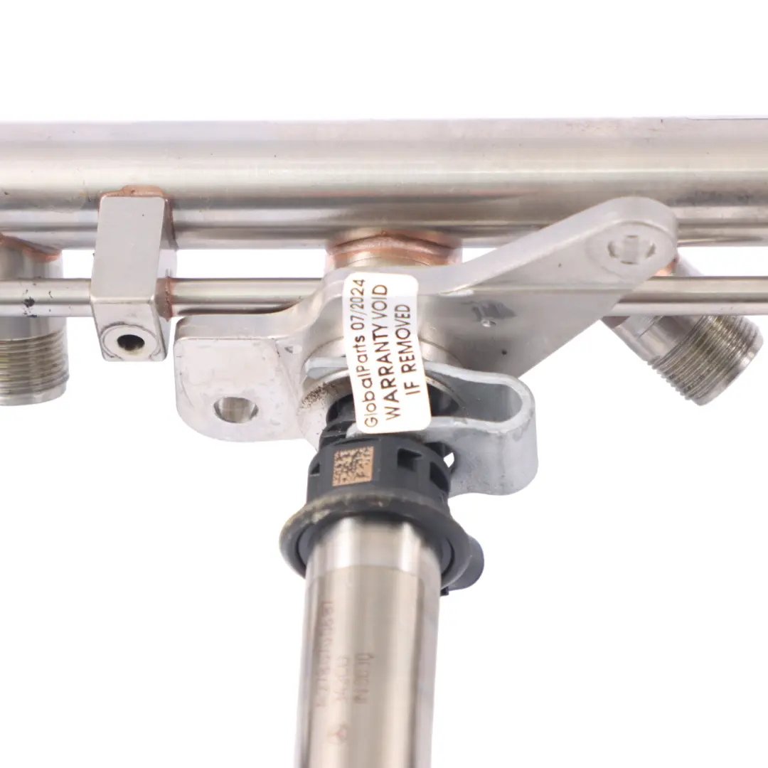 M270 Inyección Combustible Presión Rail Boquilla para Mercedes W212 con número de pieza A2780703495 Mercedes W212 M270 Inyección Combustible Presión Rail Boquilla - SKU A2780703495 - Número de pieza A2780703495