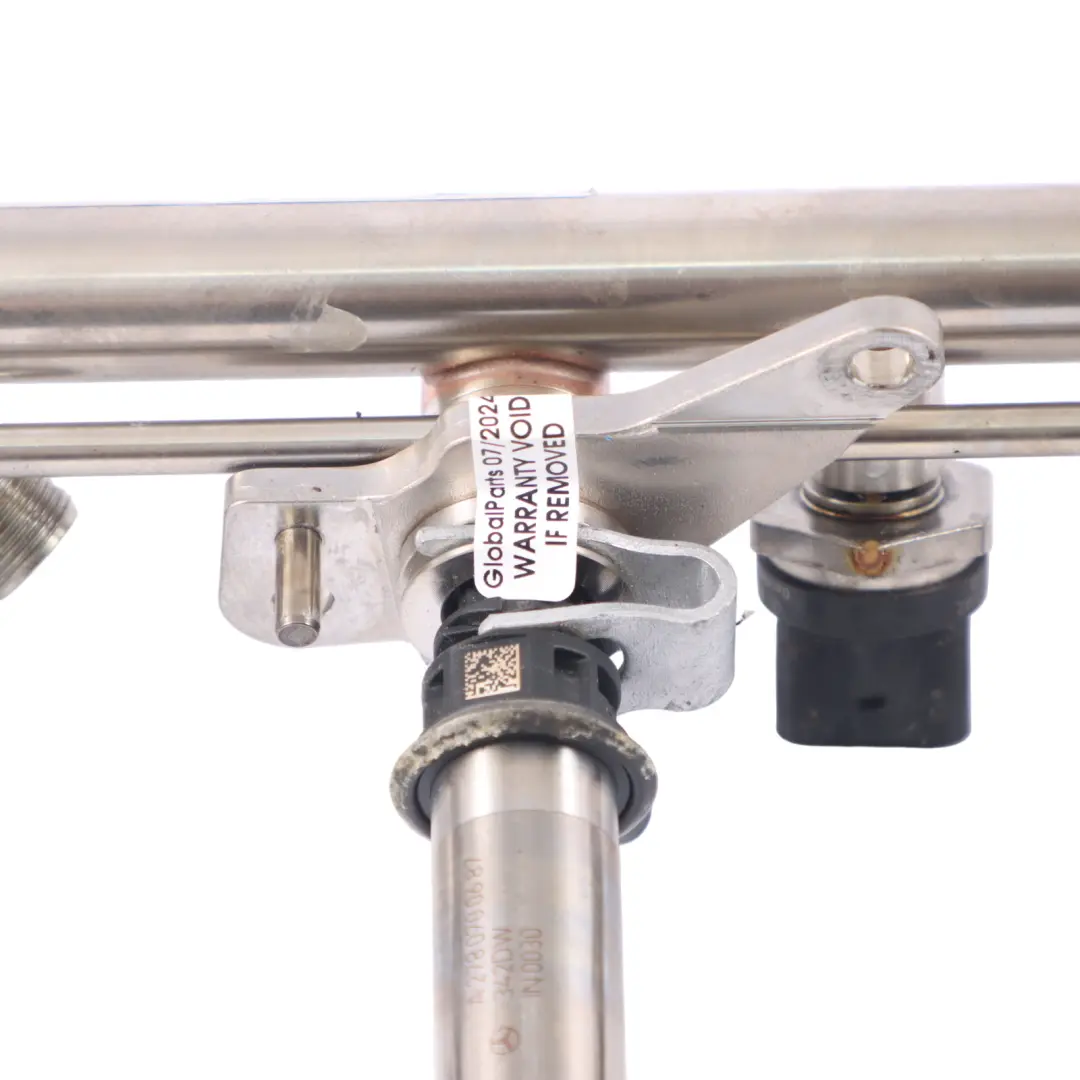 M270 Fuel Injection Pressure Rail Injector Nozzle to Mercedes W212 with Part number A2780703495 Mercedes W212 M270 Fuel Injection Pressure Rail Injector Nozzle - SKU A2780703495  - Part number A2780703495