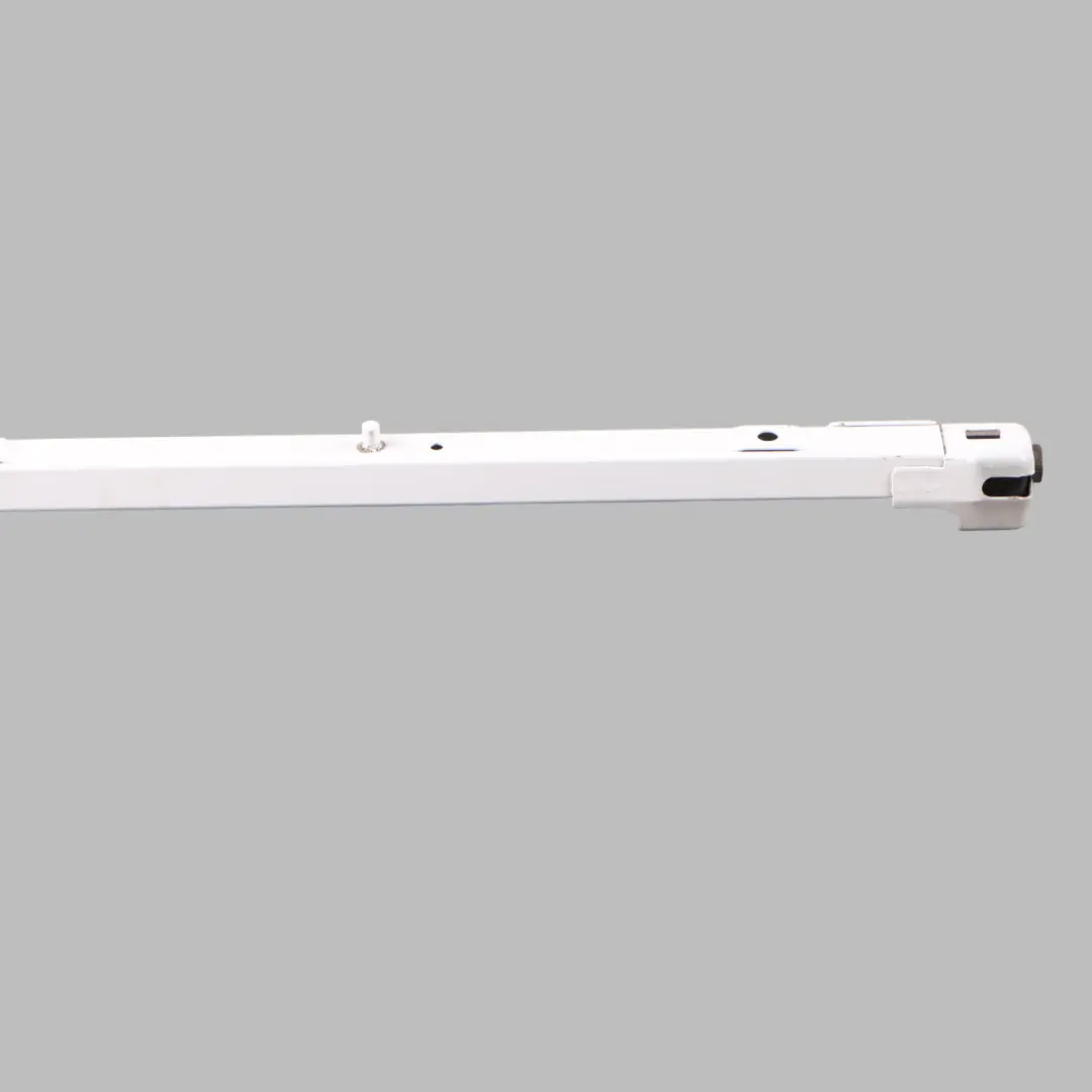 Guida Scorrevole Superiore Destra Porta per Mercedes W415 con numero di parte A4157601300 Mercedes W415 Guida Scorrevole Superiore Destra Porta - SKU A4157601300 - Numero di parte A4157601300