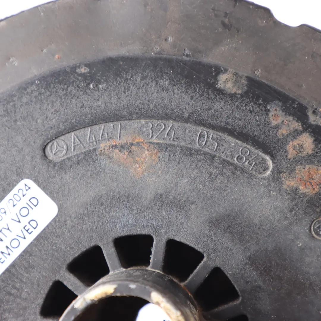 Hintere Untere Federscheibe für Mercedes W447 mit Teilenummer A4473240584 Mercedes W447 Hintere Untere Federscheibe - SKU A4473240584 - Teilenummer A4473240584