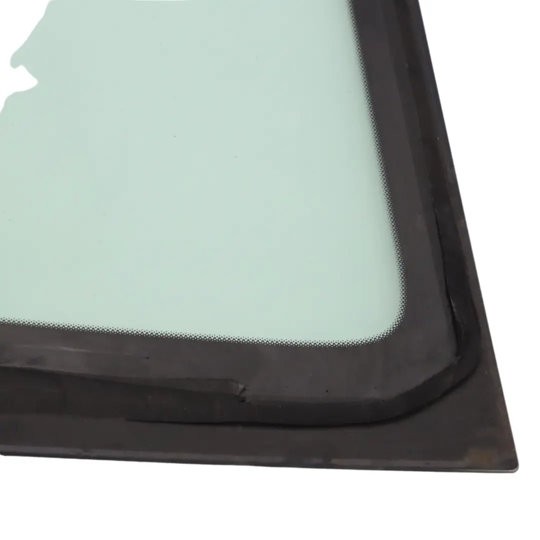 Vitre Latérale Gauche Verre Fixe AS2 pour Mercedes W447 à propos du numéro de pièce A4476732605 Mercedes W447 Vitre Latérale Gauche Verre Fixe AS2 - SKU A4476732605 - Numéro de pièce A4476732605