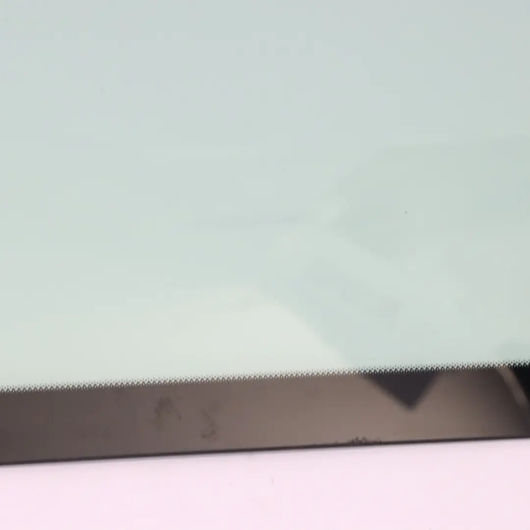 Vetro Laterale Destro Fisso AS2 per Mercedes W447 con numero di parte A4476732705 Mercedes W447 Vetro Laterale Destro Fisso AS2 - SKU A4476732705 - Numero di parte A4476732705