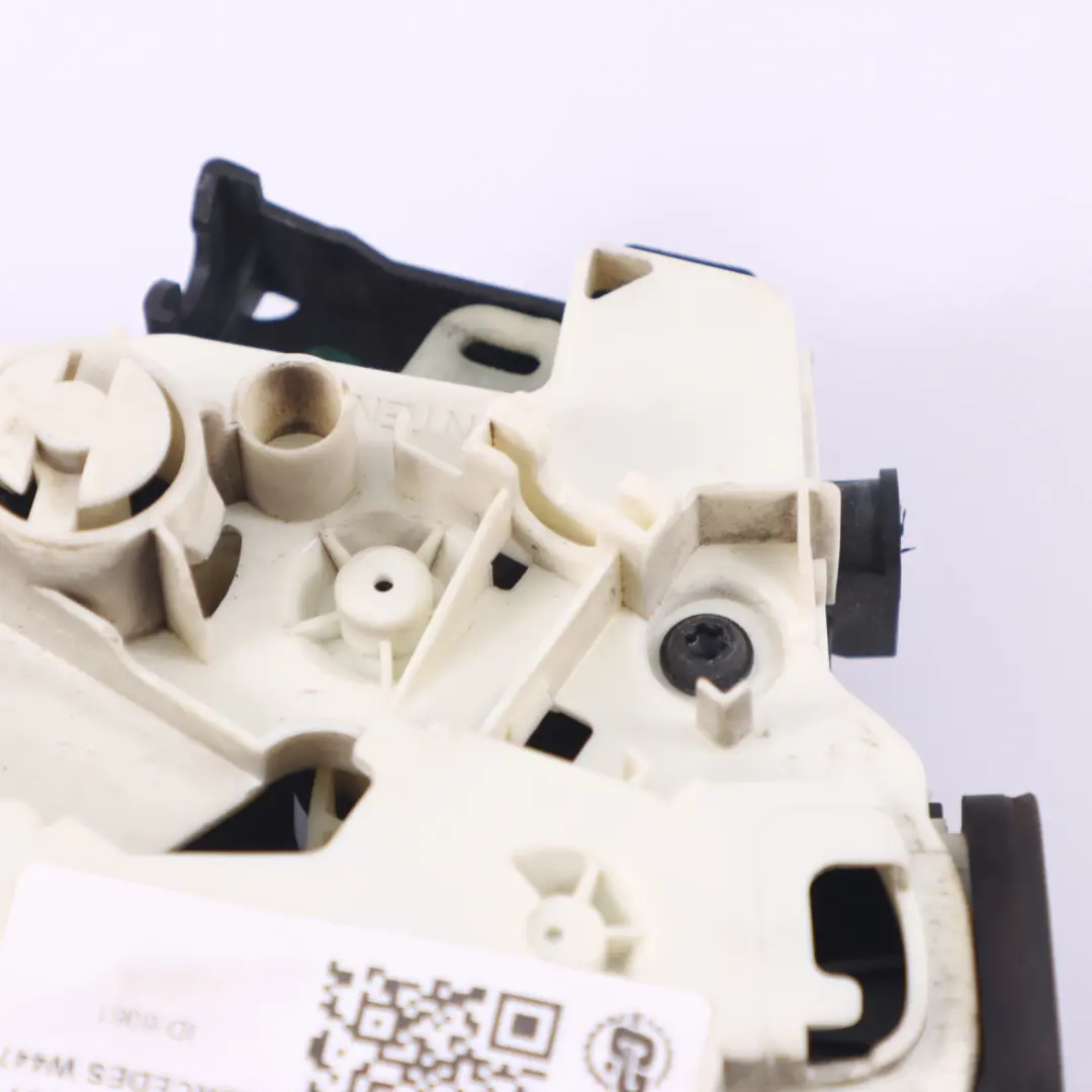 Puerta Corredera Izquierda Sistema Bloqueo Interior para Mercedes W447 con número de pieza A4477307901 Mercedes W447 Puerta Corredera Izquierda Sistema Bloqueo Interior - SKU A4477307901 - Número de pieza A4477307901