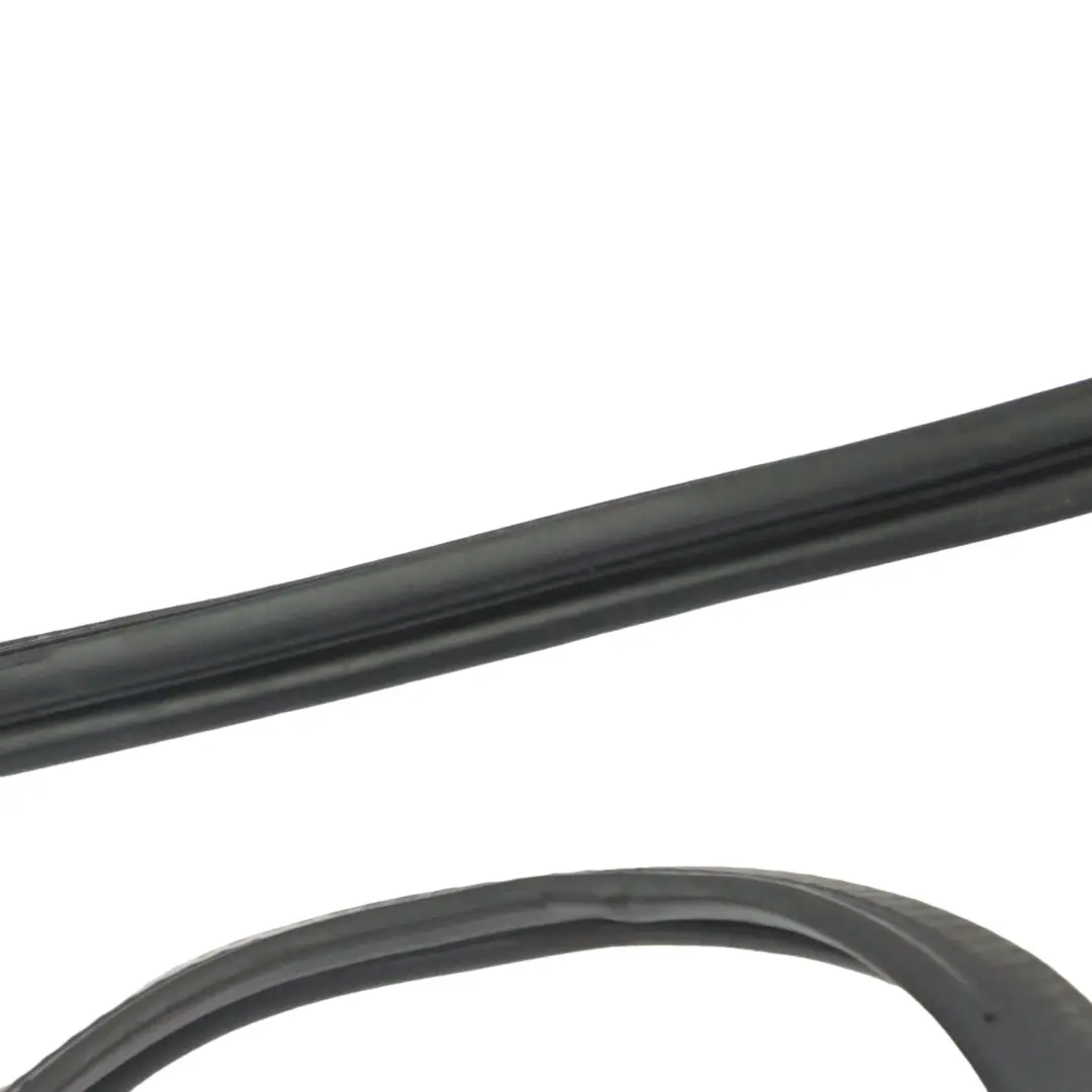 Heck Klappe Dichtung Gummi für Mercedes W447 mit Teilenummer A4477410300 Mercedes W447 Heck Klappe Dichtung Gummi - SKU A4477410300 - Teilenummer A4477410300