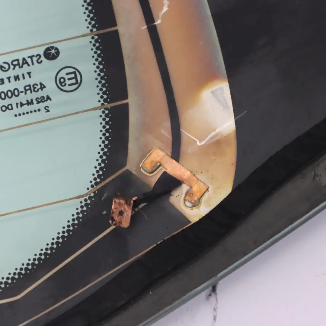 Fenêtre Coffre Hayon Arrière Isolation Thermique AS2 pour Mercedes W447 à propos du numéro de pièce A4477450210 Mercedes W447 Fenêtre Coffre Hayon Arrière Isolation Thermique AS2 - SKU A4477450210 - Numéro de pièce A4477450210