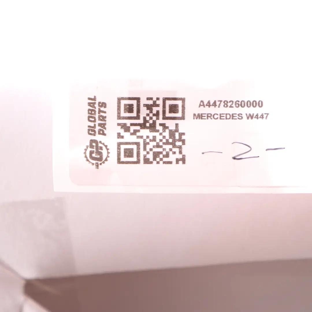 Faro Intermitente Enchufe para Mercedes Vito W447 con número de pieza A4478260000 Mercedes Vito W447 Faro Intermitente Enchufe - SKU A4478260000 - Número de pieza A4478260000