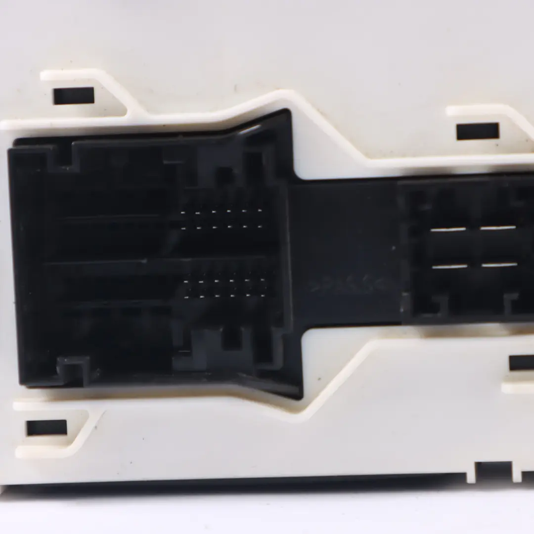 114CDI Unité Contrôle SAM Comfort Module Box ECU pour Mercedes W447 à propos du numéro de pièce A4479009509 Mercedes W447 114CDI Unité Contrôle SAM Comfort Module Box ECU - SKU A4479009509 - Numéro de pièce A4479009509