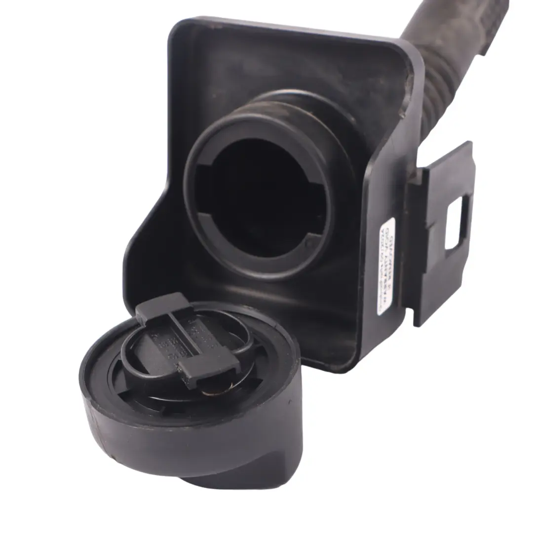 OM622 motor Kraftstoff Einfüll Stutzen Rohr für Mercedes Vito W447 mit Teilenummer A6220103900 Mercedes Vito W447 OM622 motor Kraftstoff Einfüll Stutzen Rohr - SKU A6220103900 - Teilenummer A6220103900