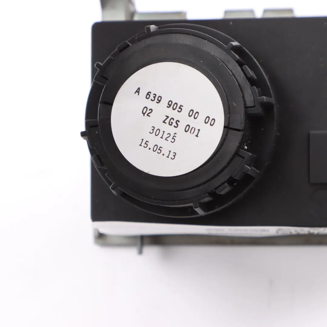 Przełącznik Świateł Pokrętło do Mercedes Vito Viano W639 o numerze A6399050000 Mercedes Vito Viano W639 Przełącznik Świateł Pokrętło - SKU A6399050000-3 - Numer Części A6399050000