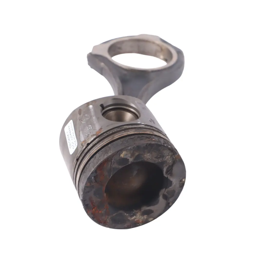 OM642 Motore Pistone Collegamento Stelo Destro per Mercedes W204 con numero di parte A6420305517 Mercedes W204 OM642 Motore Pistone Collegamento Stelo Destro - SKU A6420305517 - Numero di parte A6420305517