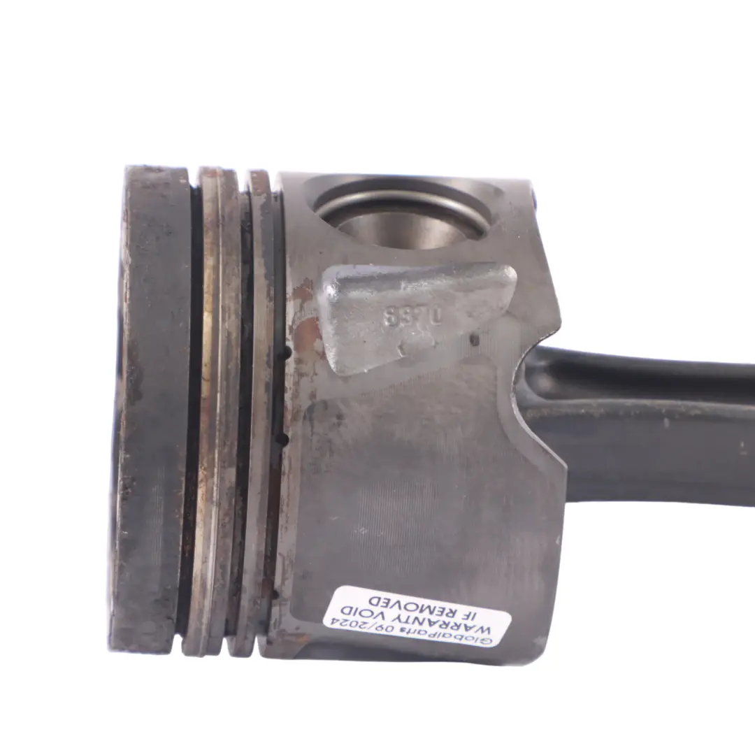 Mercedes W204 OM642 Motor Pistón Conexión Varilla Derecha - SKU A6420305517 - Número de pieza A6420305517