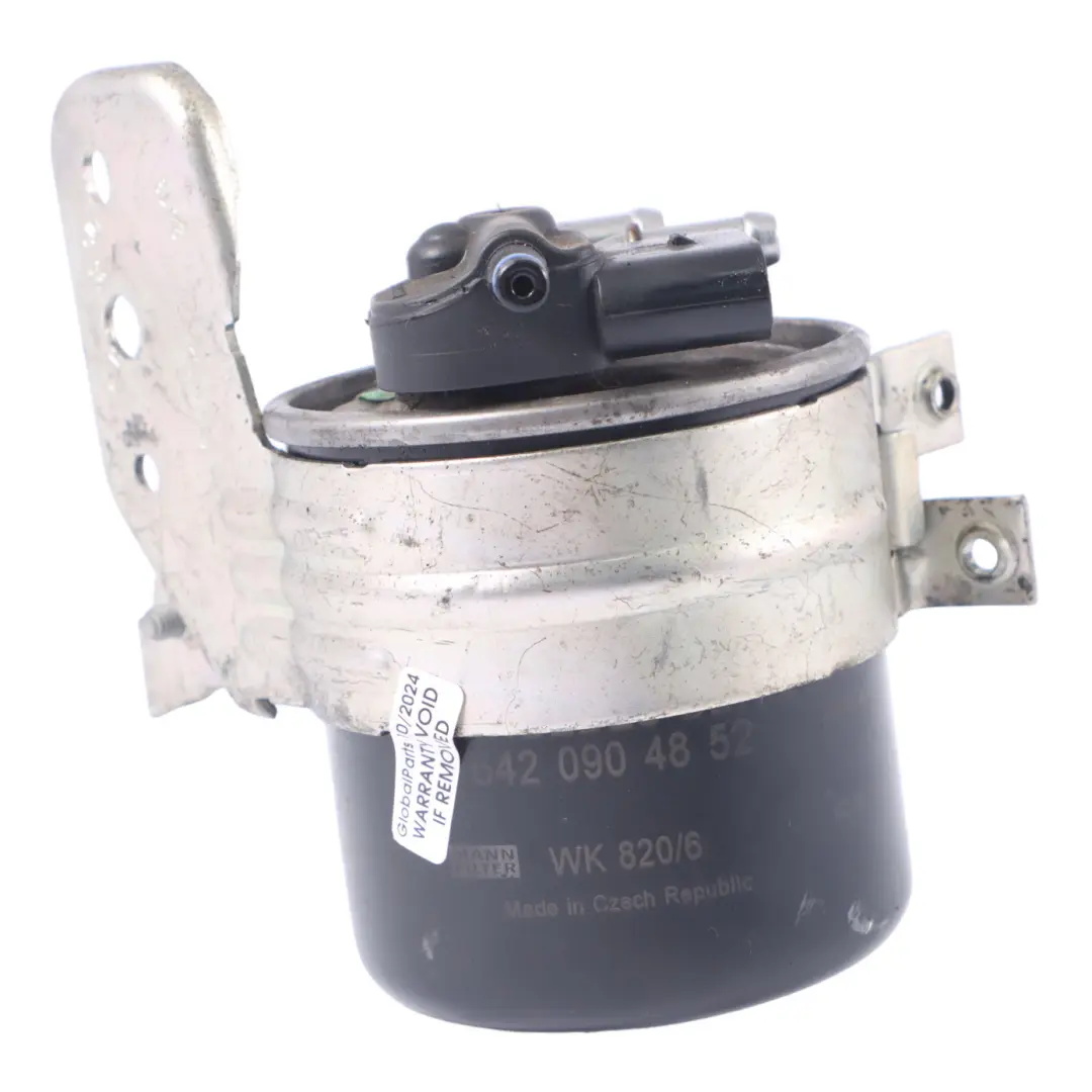 Filtro carburante alloggiamento montaggio ritegno per Mercedes W906 con numero di parte A6420904852 Mercedes W906 Filtro carburante alloggiamento montaggio ritegno - SKU A6420904852 - Numero di parte A6420904852