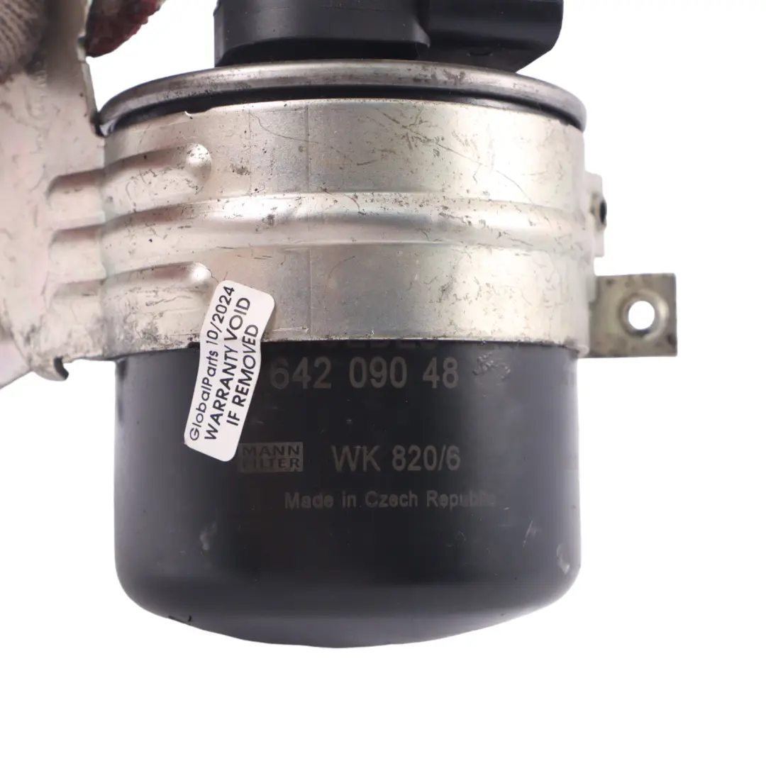 Filtro carburante alloggiamento montaggio ritegno per Mercedes W906 con numero di parte A6420904852 Mercedes W906 Filtro carburante alloggiamento montaggio ritegno - SKU A6420904852 - Numero di parte A6420904852