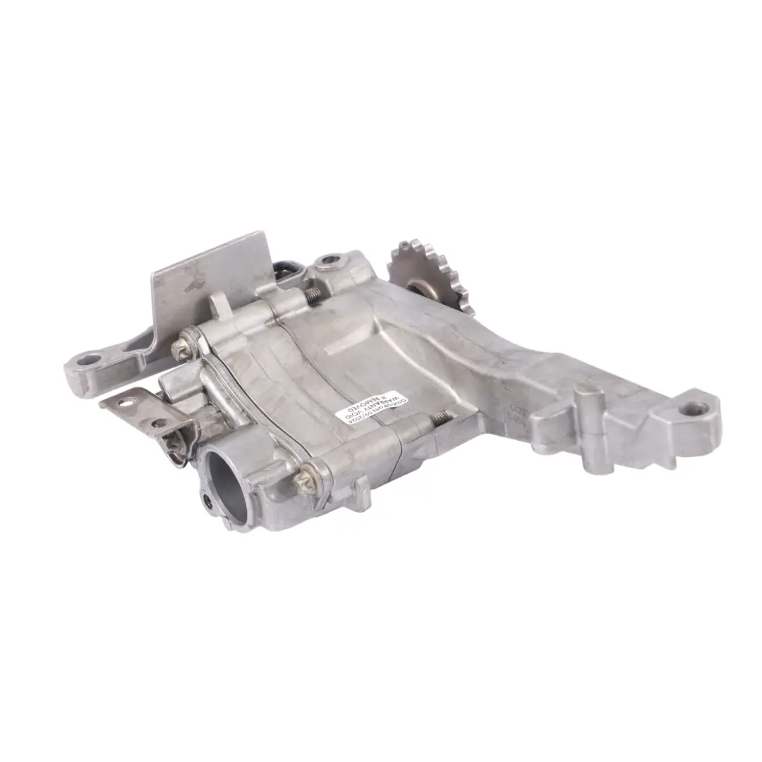 OM642 Diesel Oil Pump to Mercedes W204 with Part number A6421802001 Mercedes W204 OM642 Diesel Oil Pump - SKU A6421802001 - Part number A6421802001