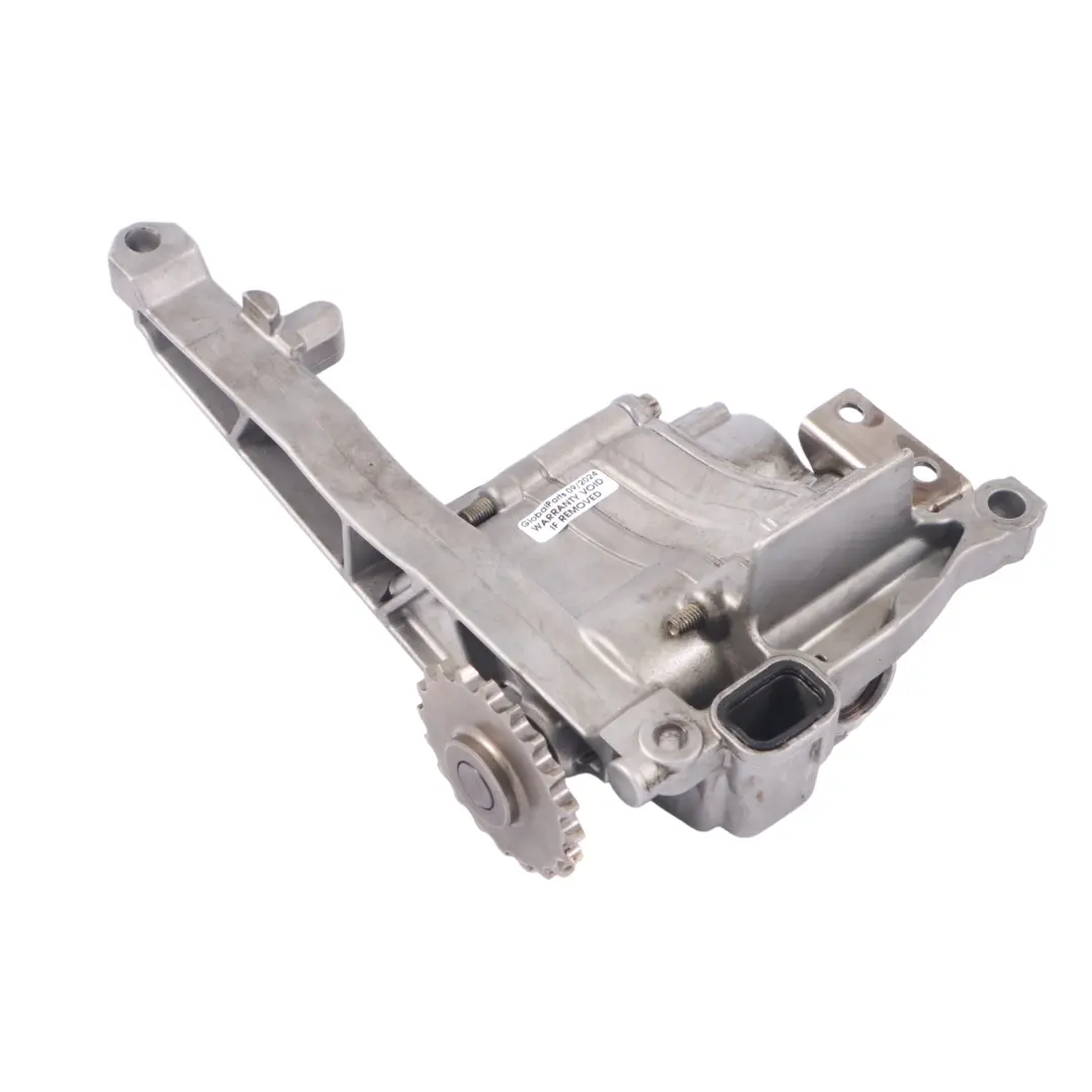 OM642 Diesel Oil Pump to Mercedes W204 with Part number A6421802001 Mercedes W204 OM642 Diesel Oil Pump - SKU A6421802001 - Part number A6421802001