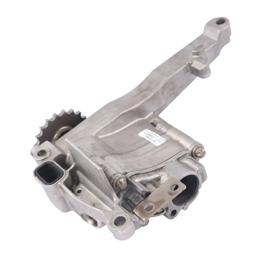 OM642 Diesel Oil Pump to Mercedes W204 with Part number A6421802001 Mercedes W204 OM642 Diesel Oil Pump - SKU A6421802001 - Part number A6421802001