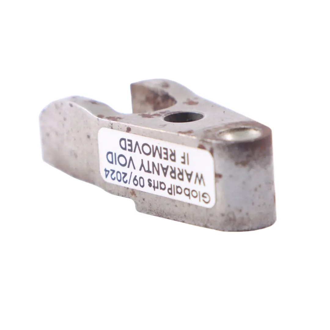 Mercedes W447 Iniettore Carburante Staffa Morsetto OM651 Diesel - SKU A6510160538 - Numero di parte A6510160538