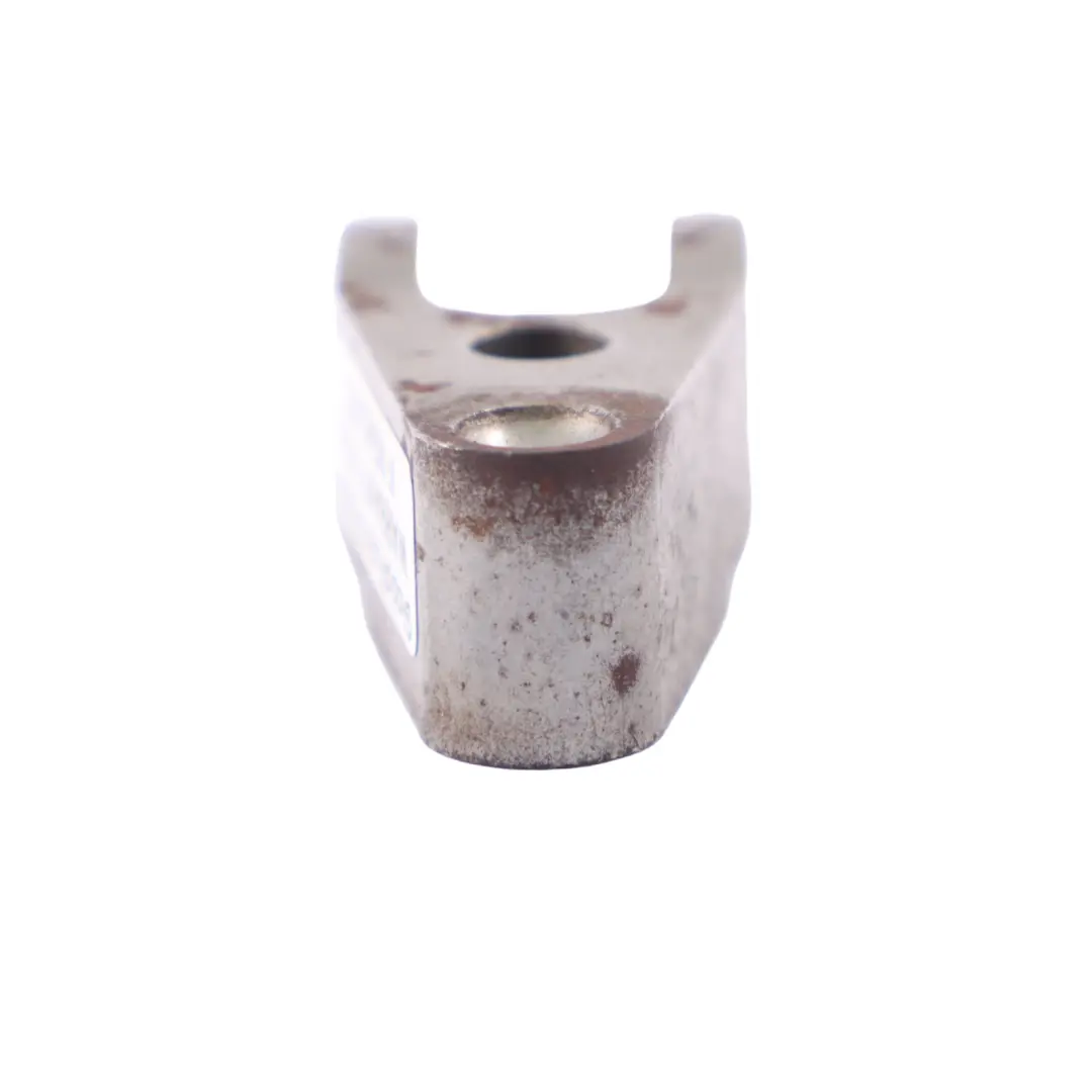 Injector Bracket Clamp Jaw Holder OM651 Diesel to Mercedes W447 Fuel with Part number A6510160538 Mercedes W447 Fuel Injector Bracket Clamp Jaw Holder OM651 Diesel - SKU A6510160538 - Part number A6510160538