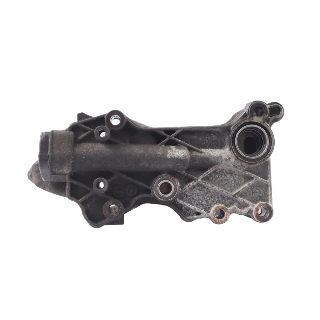 Ölfiltergehäuse Mercedes W204 W212 Diesel OM651 Deckelhalterung für mit Teilenummer A6511800610 Ölfiltergehäuse Mercedes W204 W212 Diesel OM651 Deckelhalterung - SKU A6511800610-1 - Teilenummer A6511800610