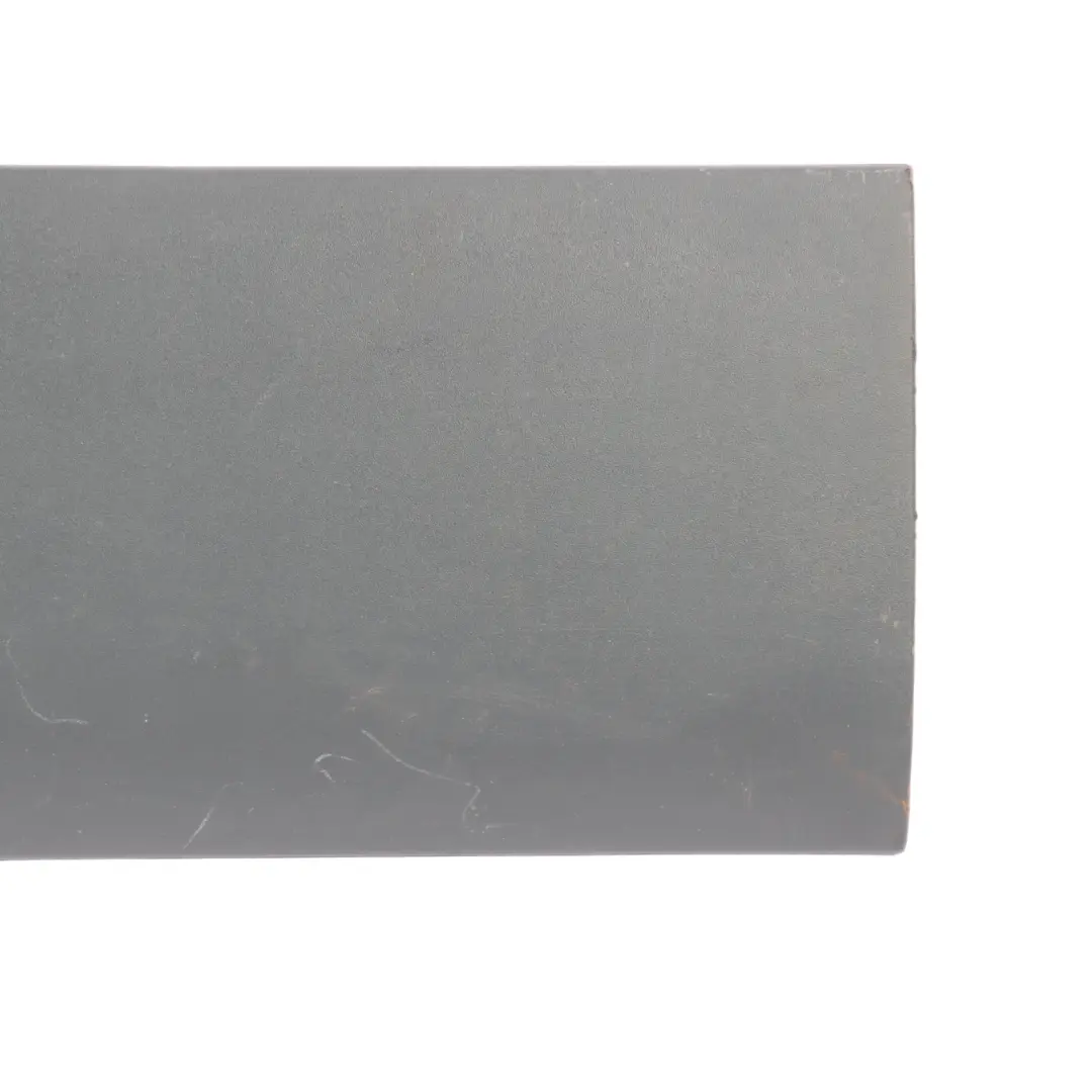 Schiebetürleiste Zierleiste Abdeckung links für Mercedes Sprinter W910 mit Teilenummer A9106905300 Mercedes Sprinter W910 Schiebetürleiste Zierleiste Abdeckung links - SKU A9106905300 - Teilenummer A9106905300