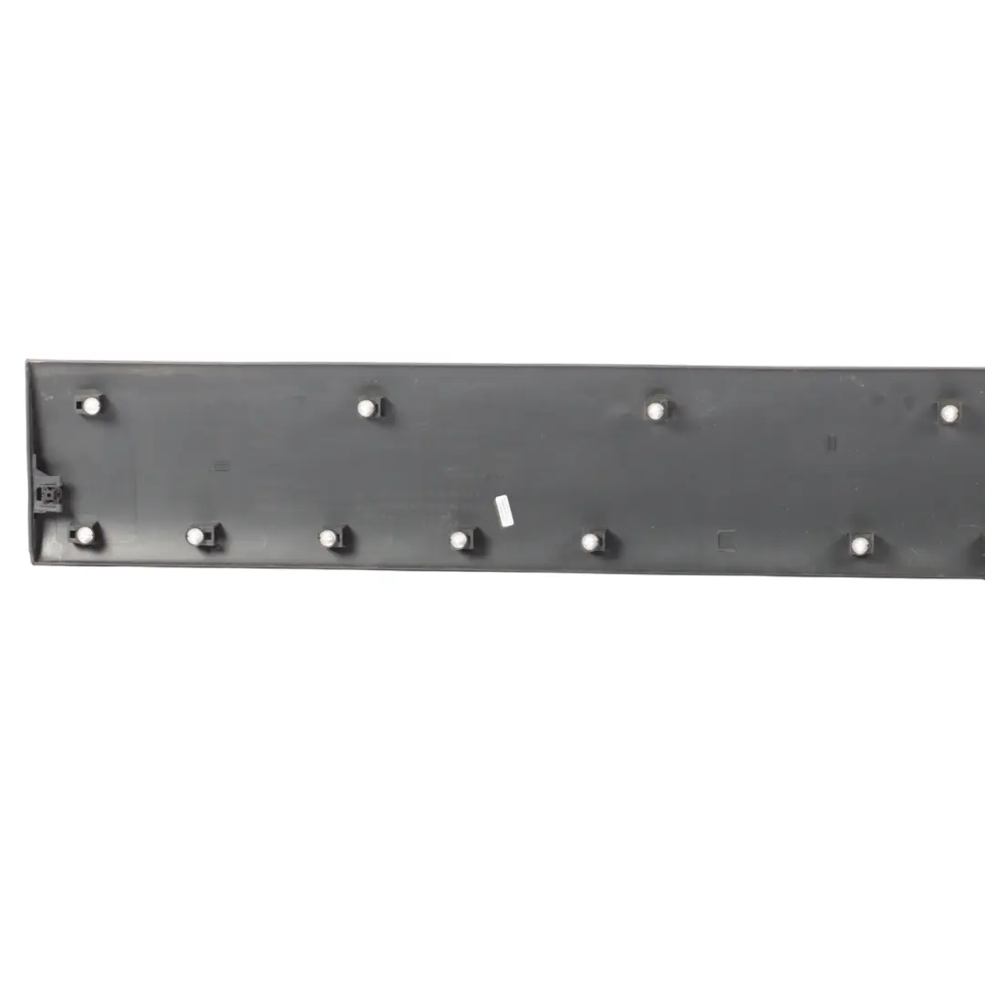 Mercedes W910 Moulure porte coulissante Couvercle garniture gauche - SKU A9106905300 - Numéro de pièce A9106905300