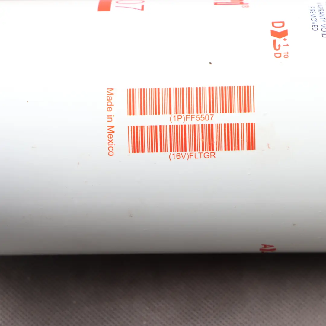 Fleetguard Fuel Filter to with Part number FF5507 Fleetguard Fuel Filter - SKU FF5507 - Part number FF5507