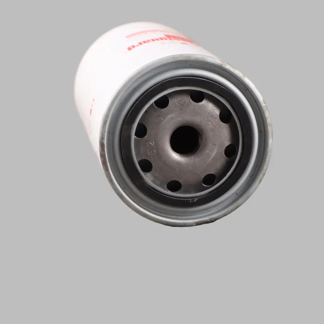 Fleetguard Fuel Filter to with Part number FF5702 Fleetguard Fuel Filter - SKU FF5702 - Part number FF5702