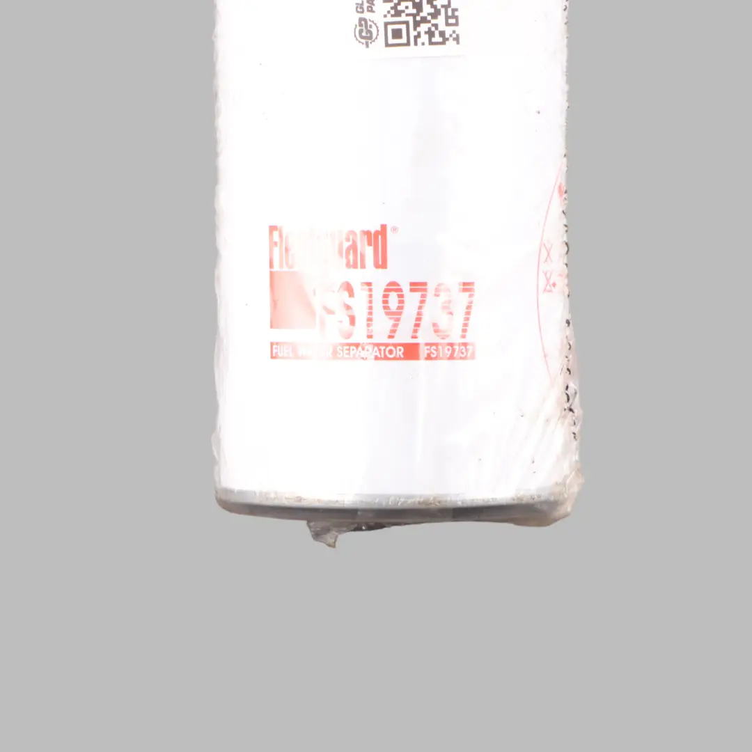 Fleetguard Fuel Filter to with Part number FS19737 Fleetguard Fuel Filter - SKU FS19737 - Part number FS19737