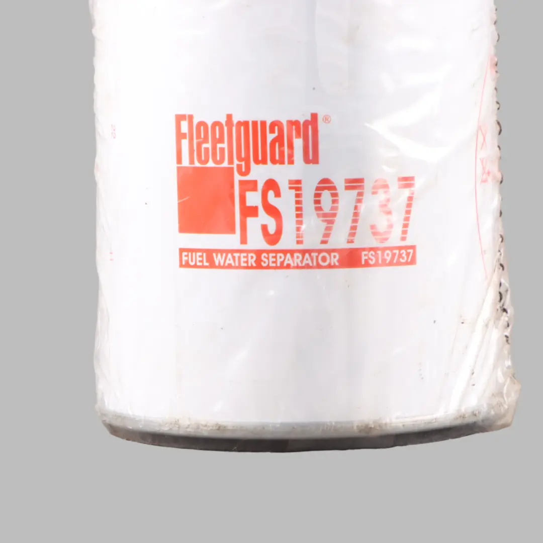Fleetguard Fuel Filter to with Part number FS19737 Fleetguard Fuel Filter - SKU FS19737 - Part number FS19737