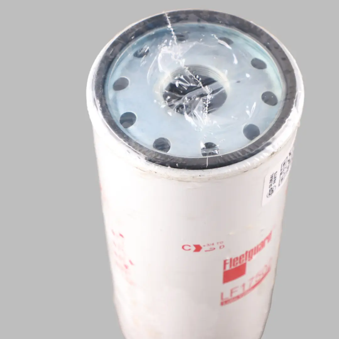 Fleetguard Oil Filter to with Part number LF17502 Fleetguard Oil Filter - SKU LF17502 - Part number LF17502