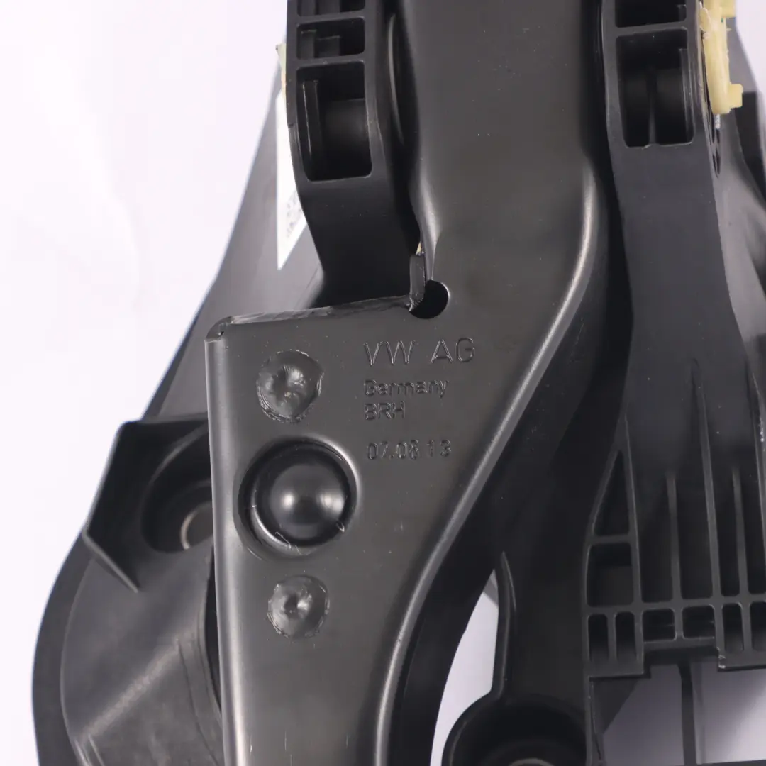 Audi A3 8V Clutch Brake Pedal Assembly Bracket Box - SKU RHD-5Q2723058AJ - Part number 5Q2723058AJ